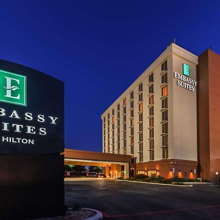 Embassy Suites By Hilton Dallas Market Center Exterior foto