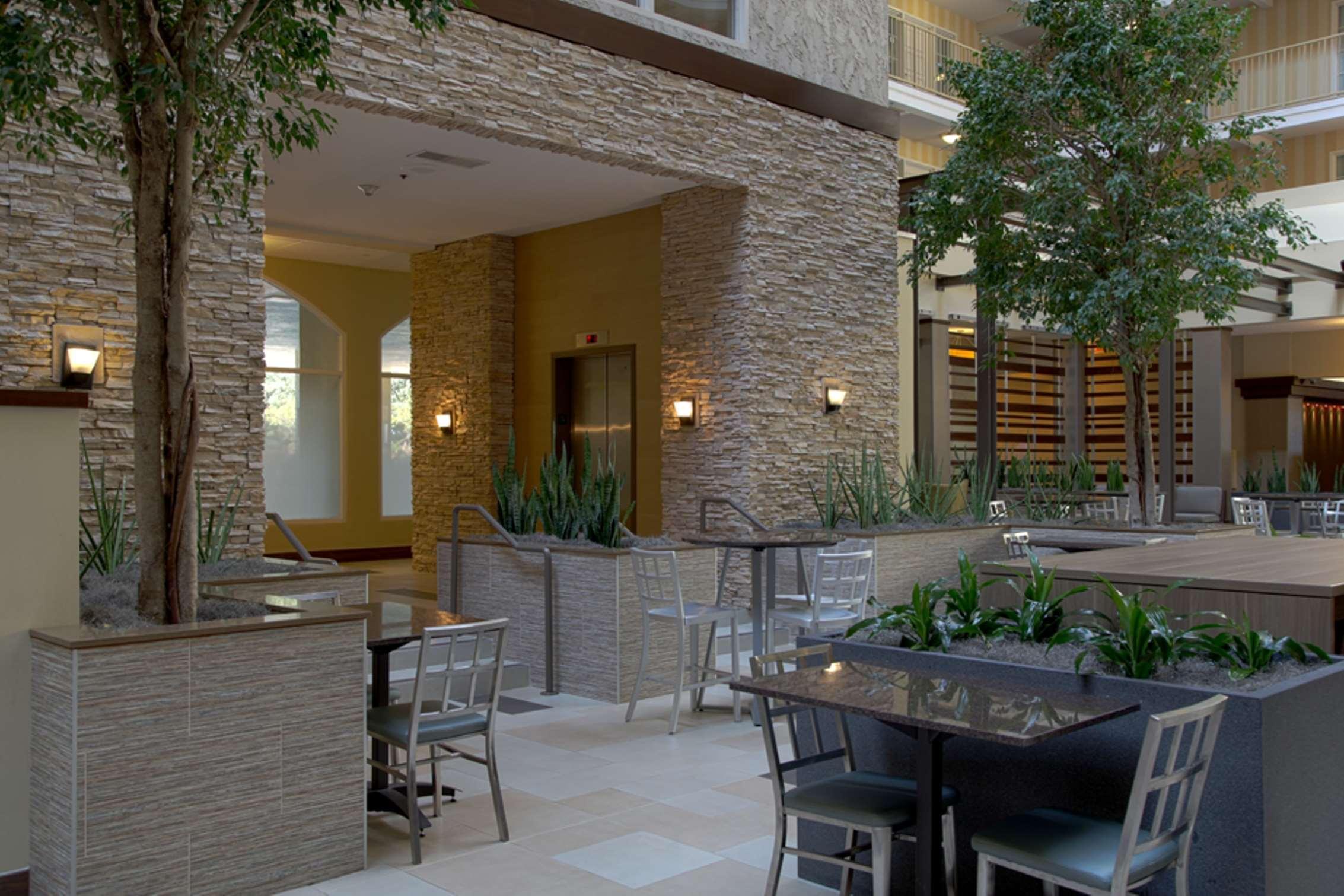 Embassy Suites By Hilton Dallas Market Center Restaurant foto