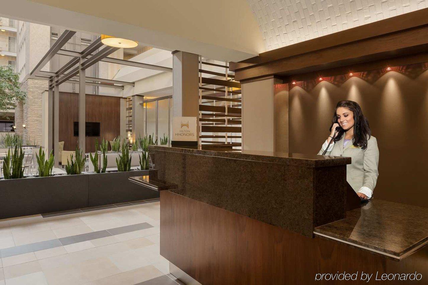 Embassy Suites By Hilton Dallas Market Center Interior foto